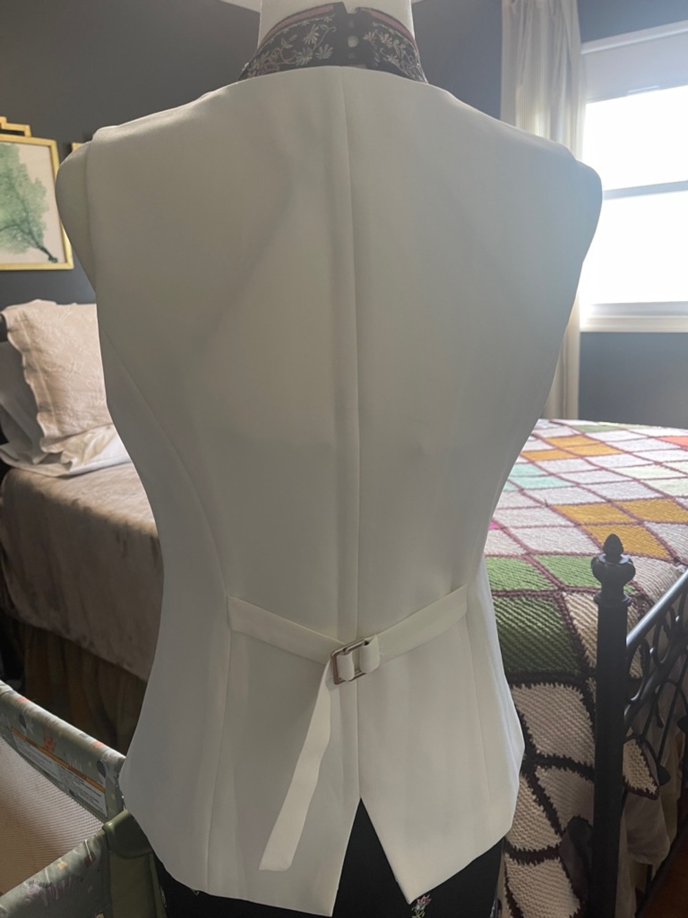 KIRUNDO White Sleeveless Tailored Vest - Picture 3 of 8